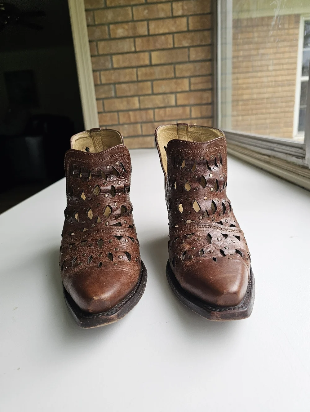 Ariat Dixon Women's Leather Studded Amber Cutout Ankle Booties - Size 7.5 - Picture 5 of 13